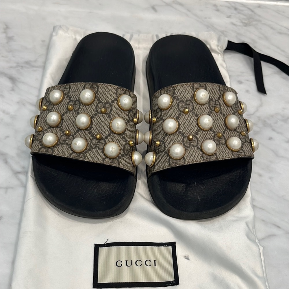 Gucci Black and Cream Sandals with Pearl Embellishments
